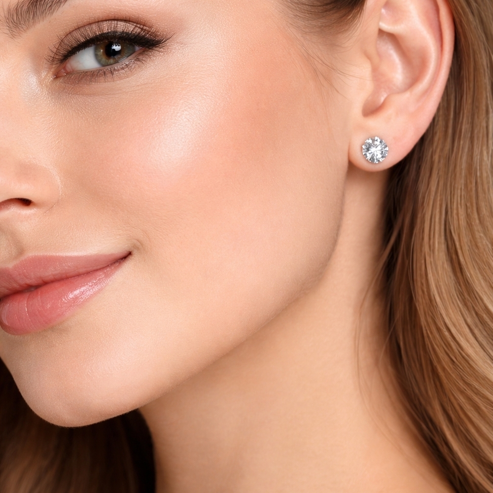 925 Silver Classic Clear Crystal Stud Earrings - Timeless Sparkle